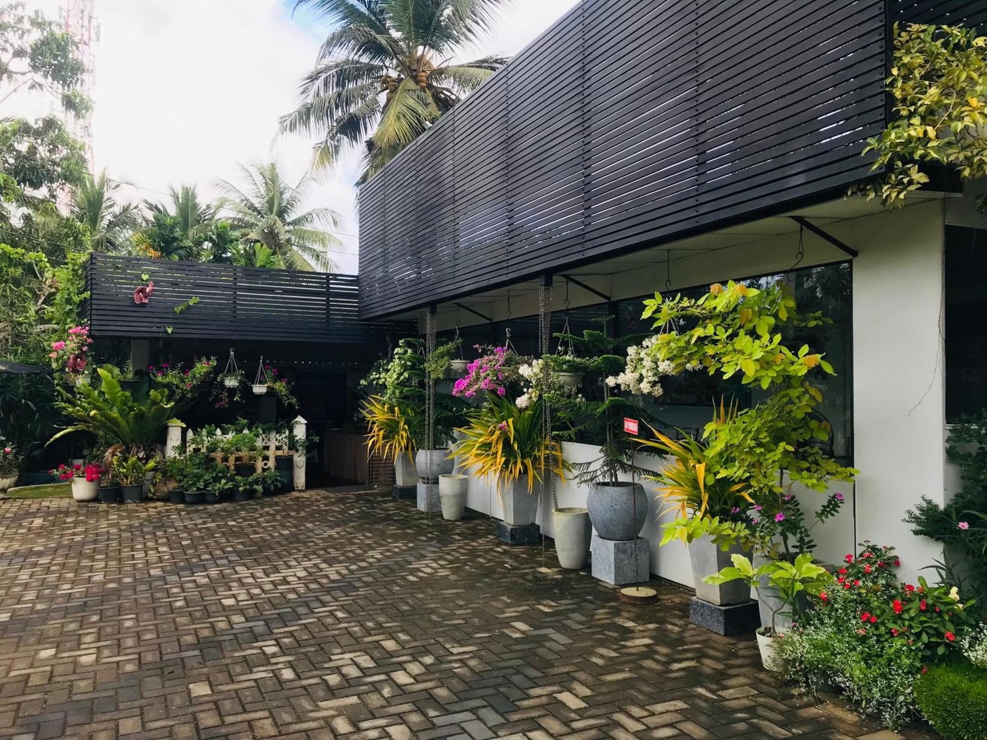 Pinidiya Resort Anuradhapura Exterior photo